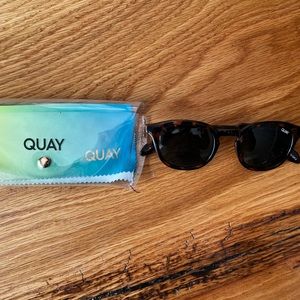 Quay Australia Walk On Polarized Sunglasses Brown Tortoise